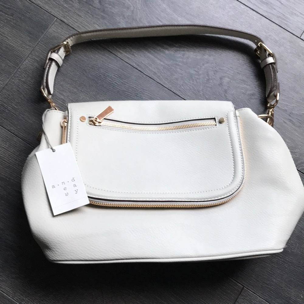 NWT A New Day Ivory Gold zippered purse